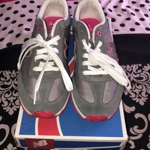 Pink, white and gray new balances 👟